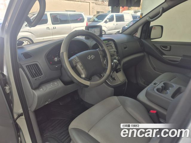 Hyundai Starex — interior