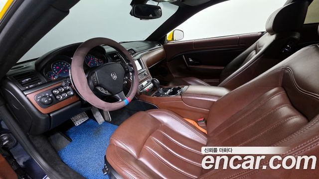 Maserati GranTurismo — interior