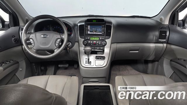 Kia Carnival — interior