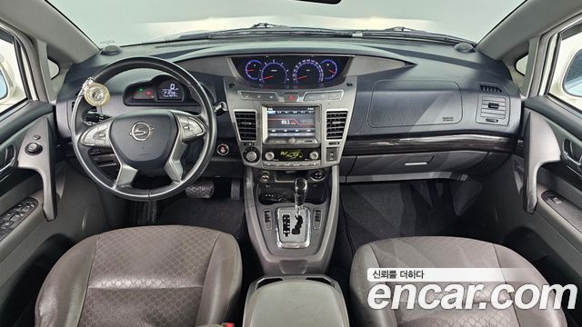 KG Mobility Korando — interior