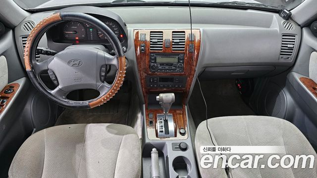 Hyundai Terracan — interior