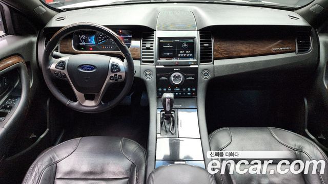 Ford Taurus — interior