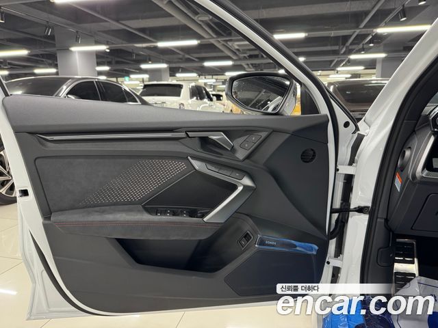 Audi RS3 — interior