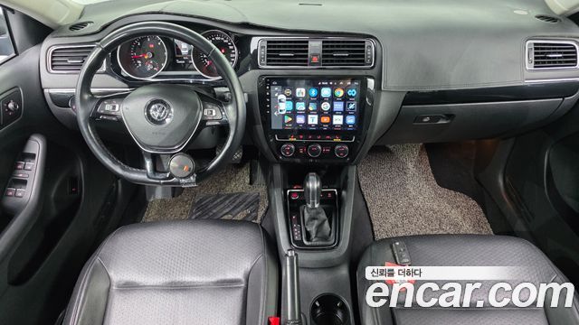 Volkswagen Jetta — interior