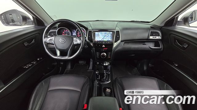 KG Mobility Tivoli — interior