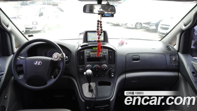 Hyundai Starex — interior