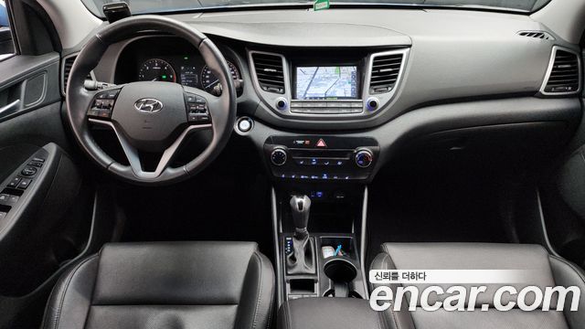 Hyundai Tucson — interior