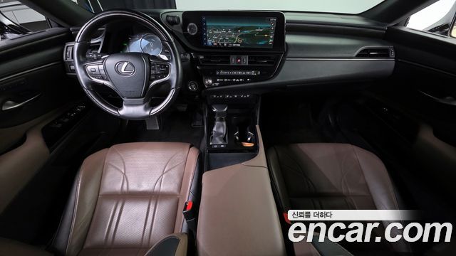 Lexus ES — interior