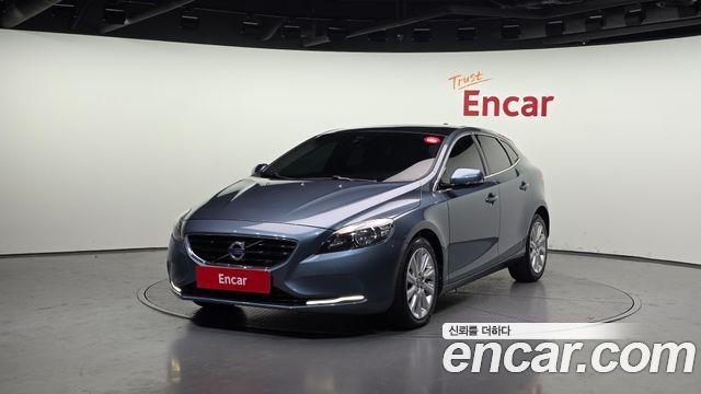 Volvo V40 — exterior