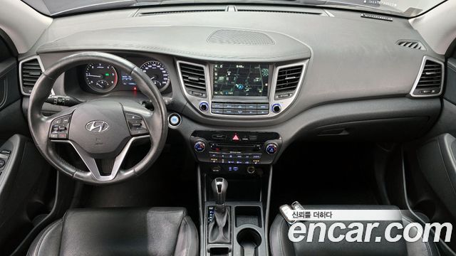 Hyundai Tucson — interior