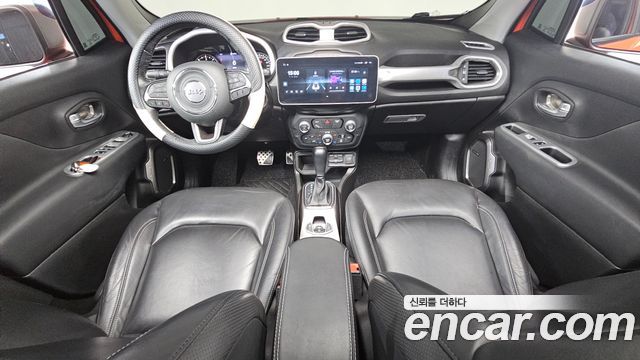 Jeep Renegade — interior