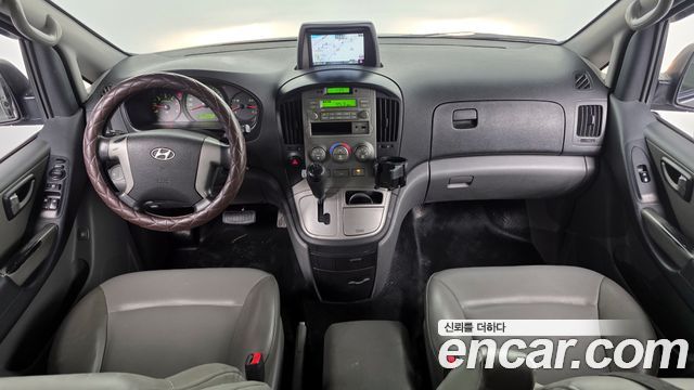 Hyundai Starex — interior