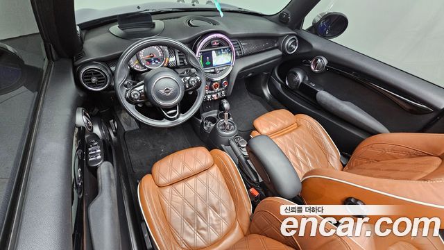 MINI Cooper Convertible — interior