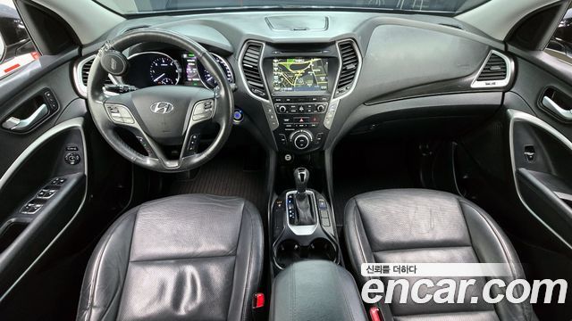 Hyundai Santa Fe — interior