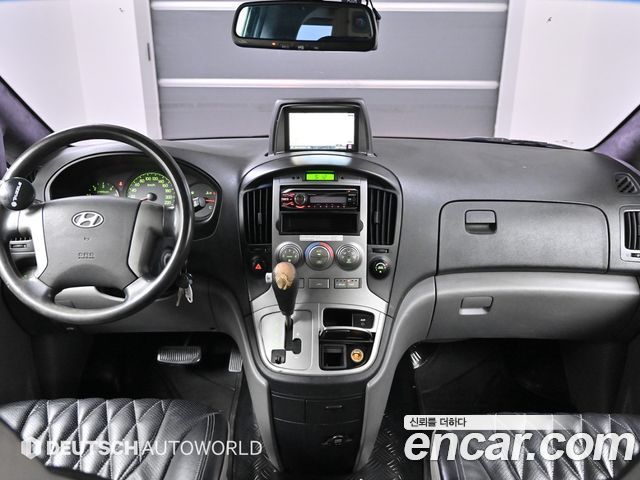 Hyundai Starex — interior