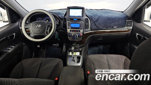 Hyundai Santa Fe — interior