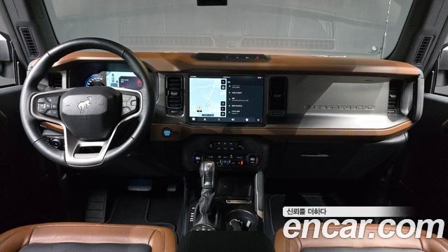 Ford Bronco — interior