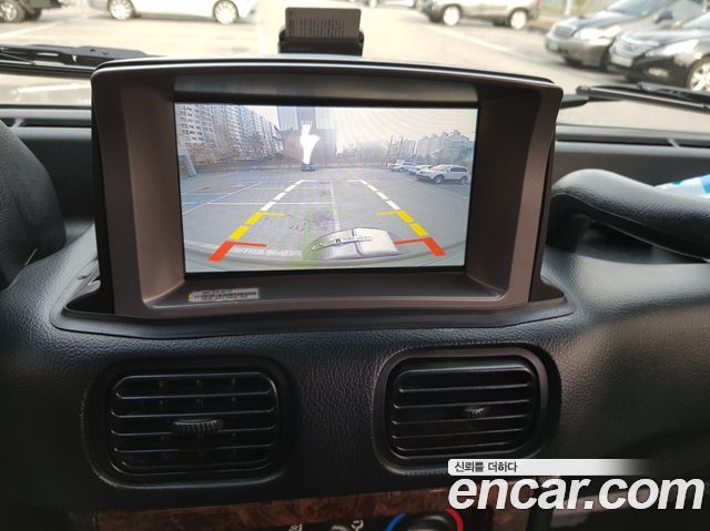 Hyundai Galloper — interior