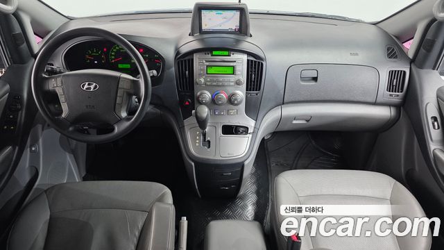Hyundai Starex — interior