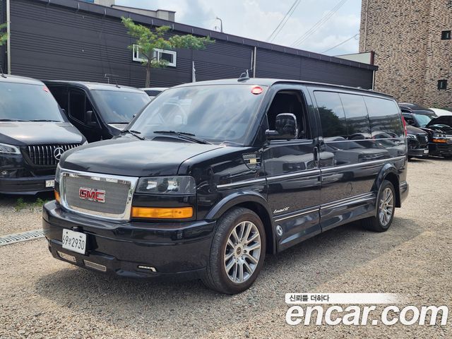 GMC Savana — exterior