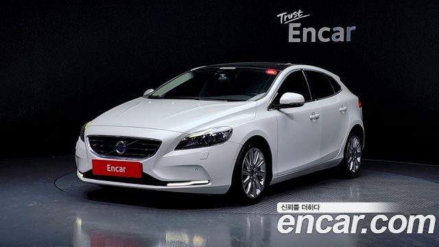 Volvo V40 — exterior