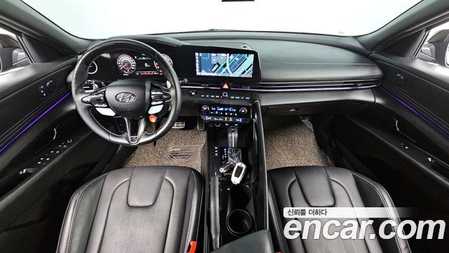 Hyundai Avante — interior