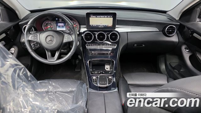 Mercedes-Benz C-Class — interior