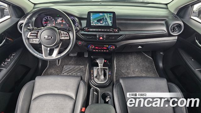 Kia K3 — interior