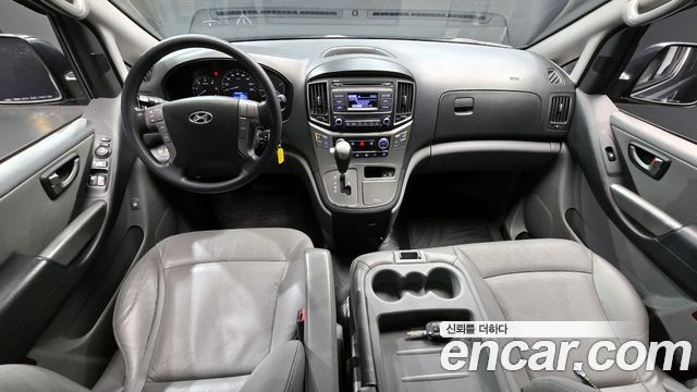 Hyundai Starex — interior