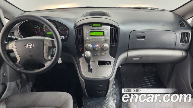 Hyundai Starex — interior