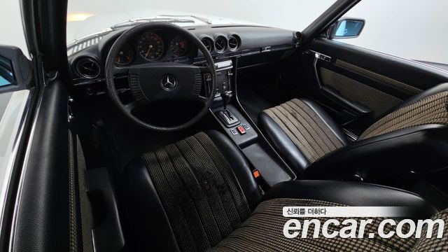 Mercedes-Benz SL-Class — interior