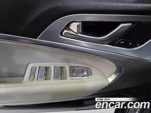 Genesis G70 — interior