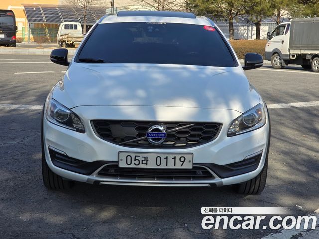 Volvo V60 — exterior