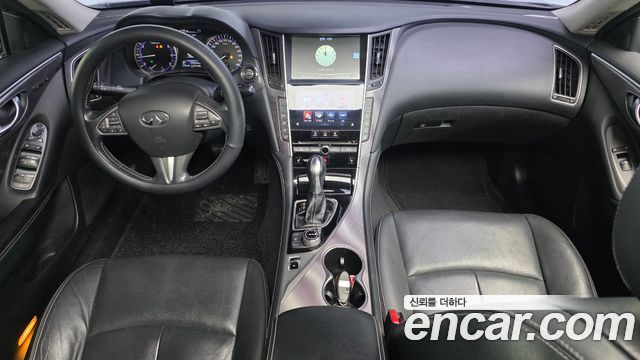 Infiniti Q50 — interior