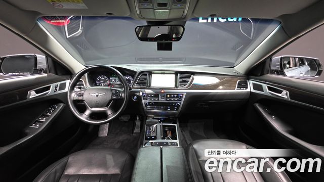 Genesis G80 — interior