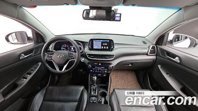 Hyundai Tucson — interior