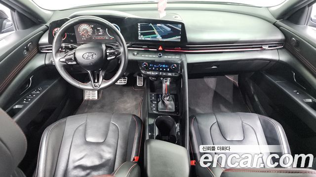 Hyundai Avante — interior