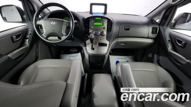 Hyundai Starex — interior