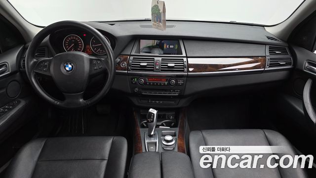 BMW X5 — interior