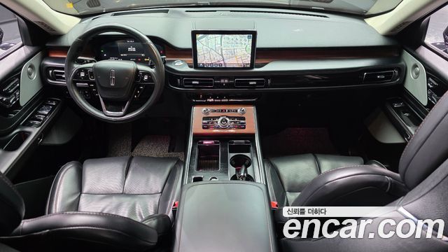 Lincoln Aviator — interior