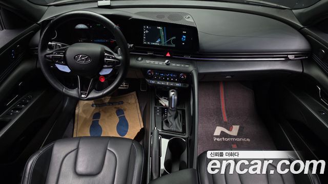 Hyundai Avante — interior