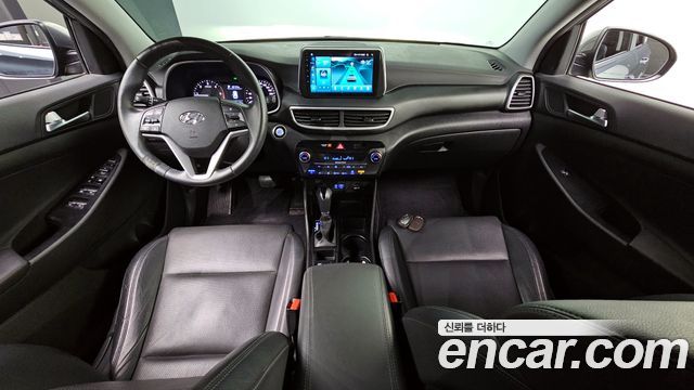 Hyundai Tucson — interior
