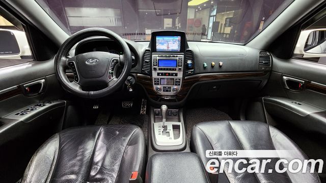 Hyundai Santa Fe — interior