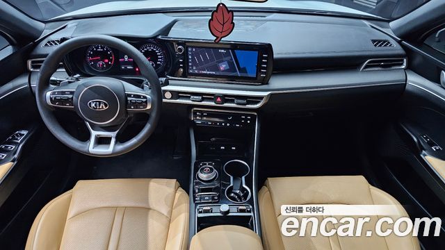 Kia K5 — interior