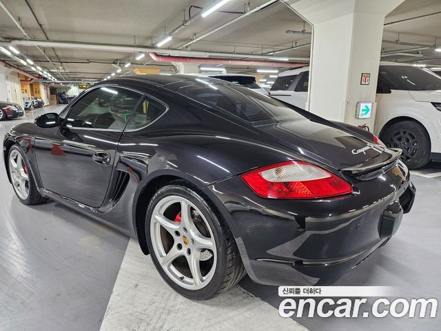 Porsche Cayman — interior