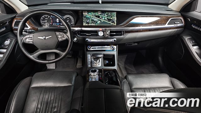 Genesis G90 — interior