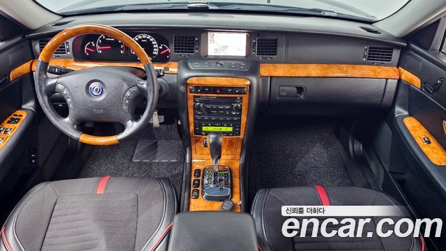 Kia Opirus — interior