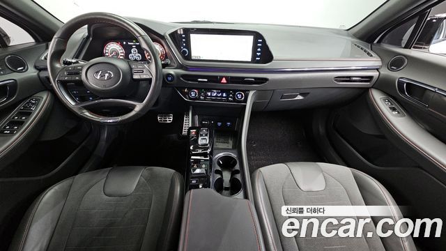 Hyundai Sonata — interior
