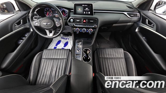 Genesis G70 — interior