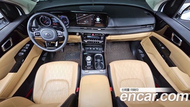 Kia Carnival — interior